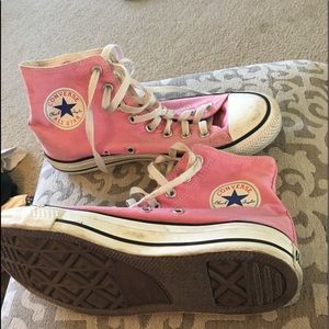 Pink women’s converse shoes